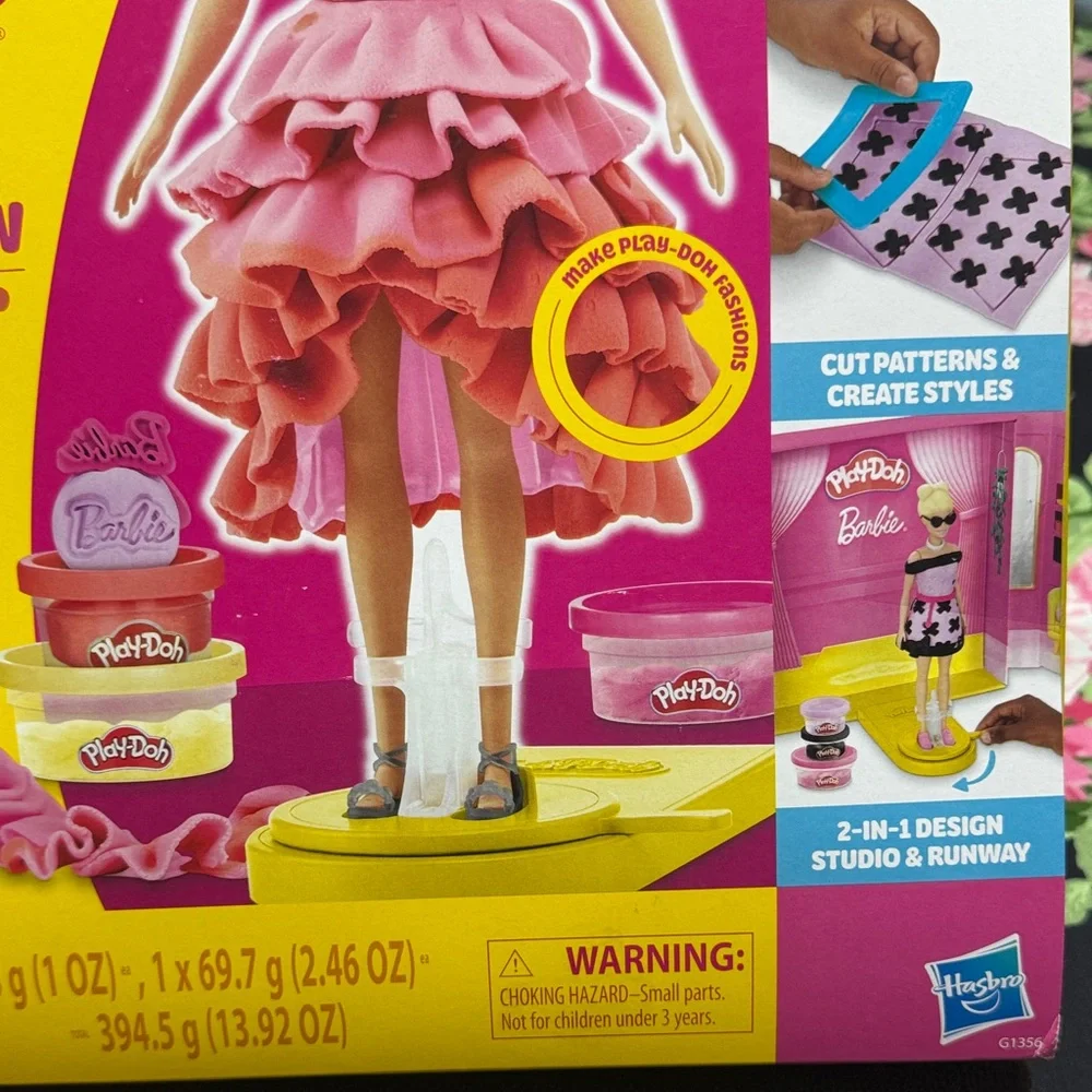 NEW Barbie Designer Fashion Show Set - Pink and Yellow